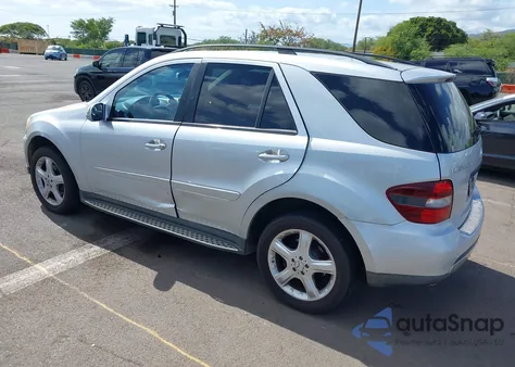 2007 Mercedes-Benz Ml 320 Cdi 4Matic z USA, uszkodzony, nr VIN 4JGBB22E17A230881